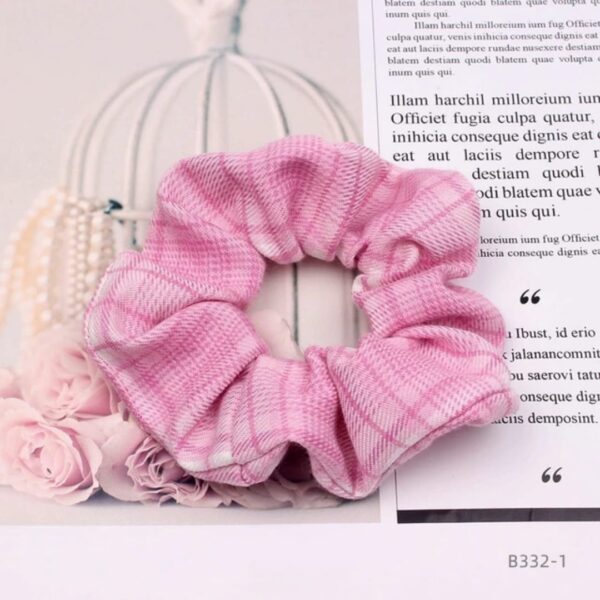Checkered style scrunchies - Image 3