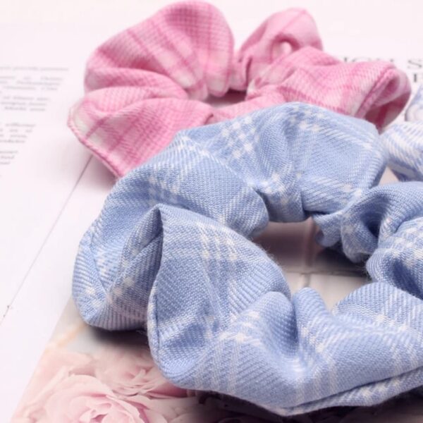 Checkered style scrunchies - Image 4