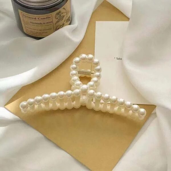 Trisha pearl claw clips - Image 4