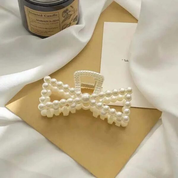 Trisha pearl claw clips - Image 2
