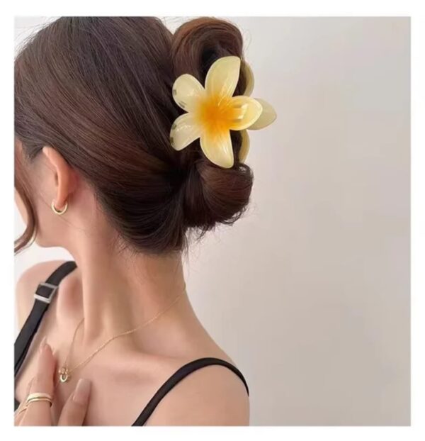 Viral flower claw - Image 5