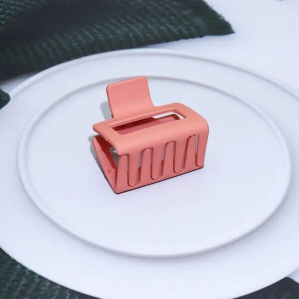 Honey matte small hairclaw - Image 6