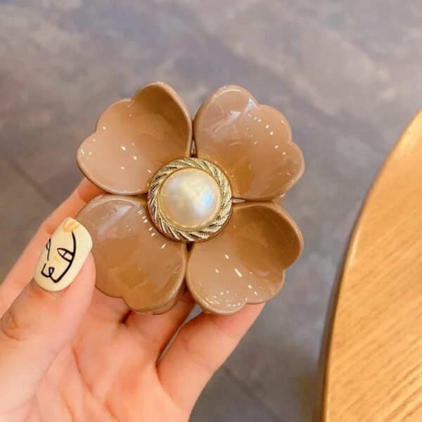 Flower pearl clip - Image 2