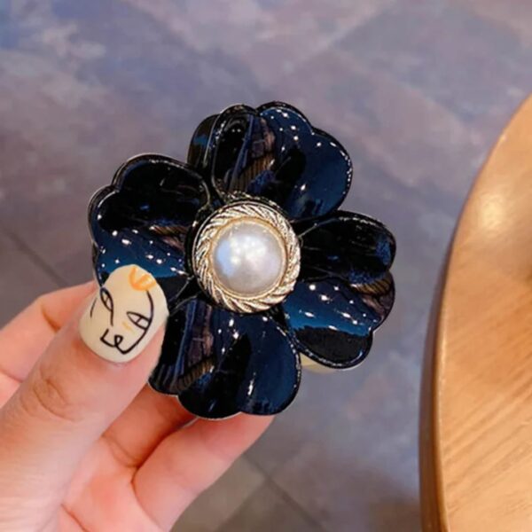 Flower pearl clip - Image 3