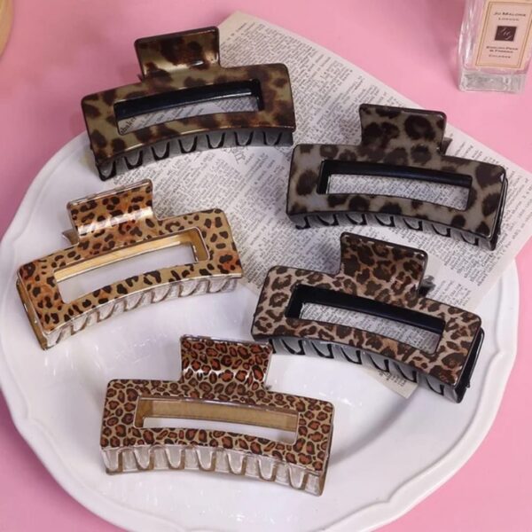 Leopard claw