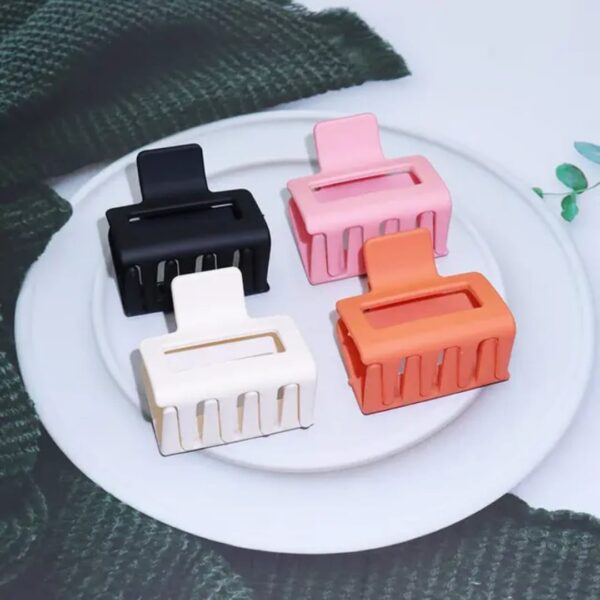 Honey matte small hairclaw